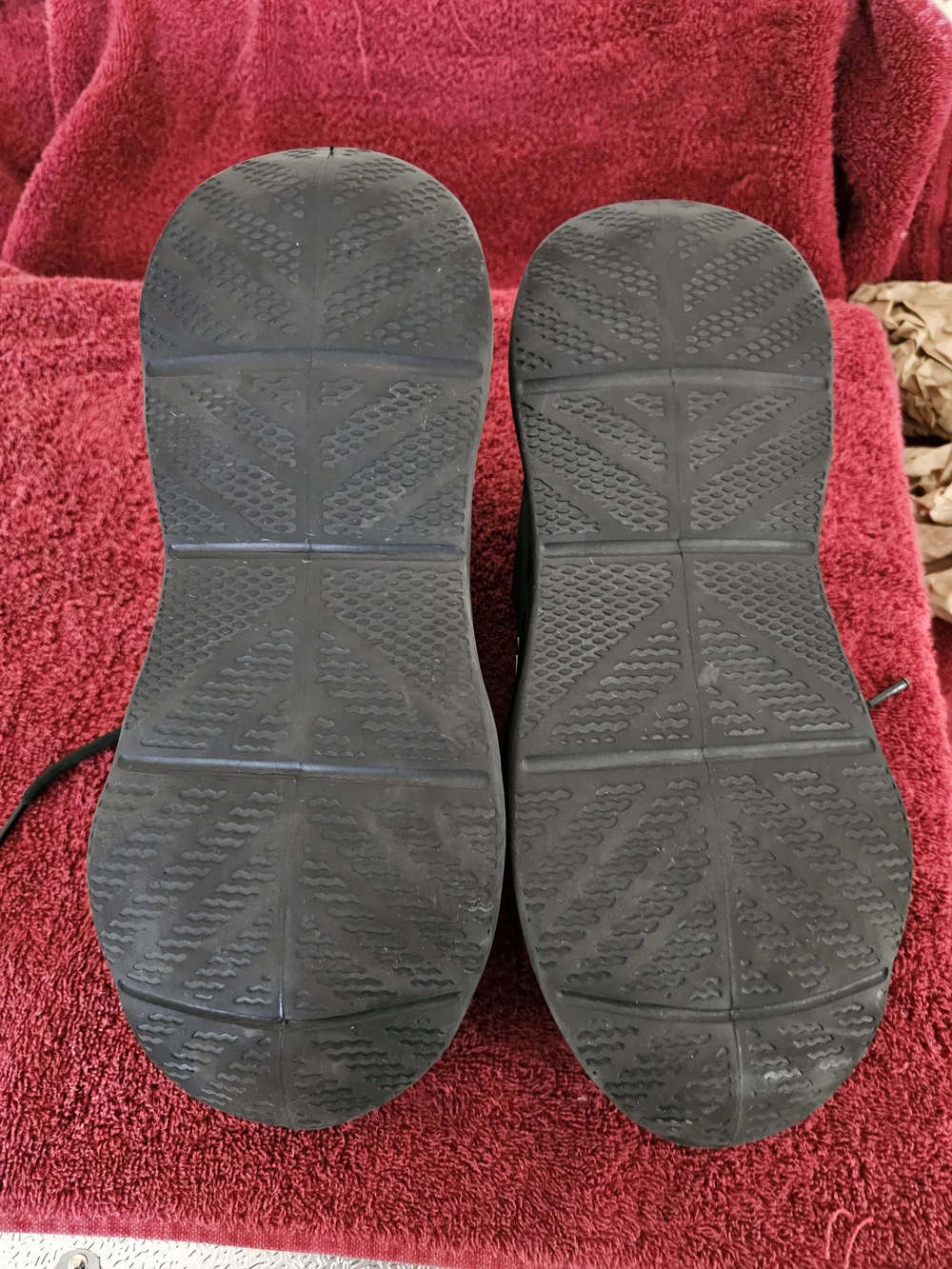 Men's Black Slip-On Athletic Loafers with Red Accent